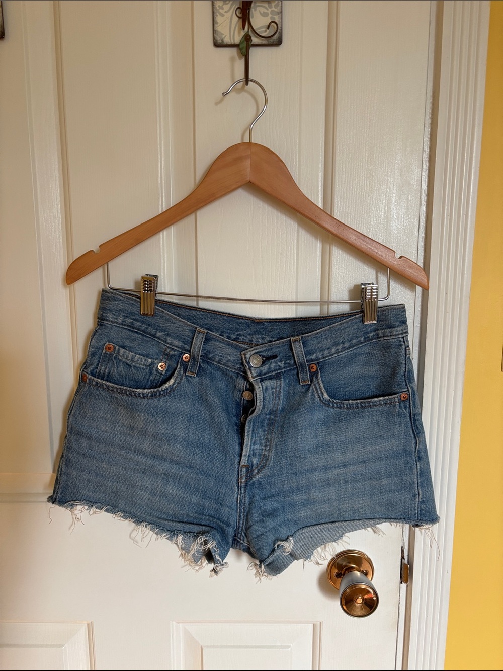 Levi’s Classic 501 Cut Off Shorts